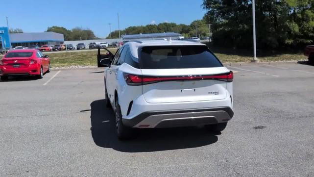 Photo of 2025 Eminent White Pearl Lexus RX 350