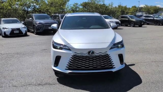 Photo of 2025 Eminent White Pearl Lexus RX 350