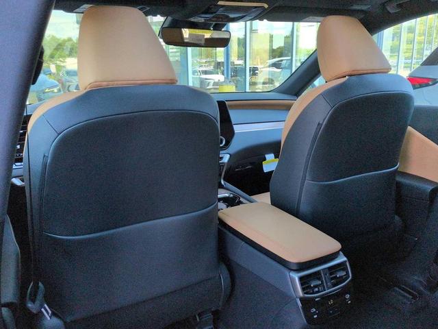Photo of 2025 Eminent White Pearl Lexus RX 350