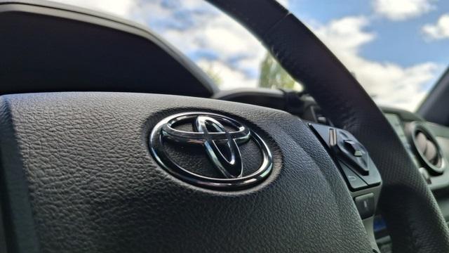 Photo of 2021 Super White Toyota Tacoma
