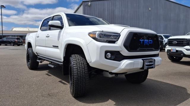 Photo of 2021 Super White Toyota Tacoma