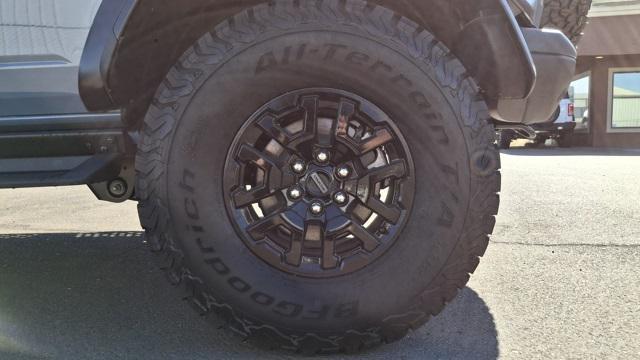 Photo of 2024 Azure / Gray Ford Bronco