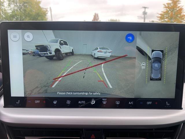 Photo of 2025 Star White Metallic Tri-Coat Ford Escape