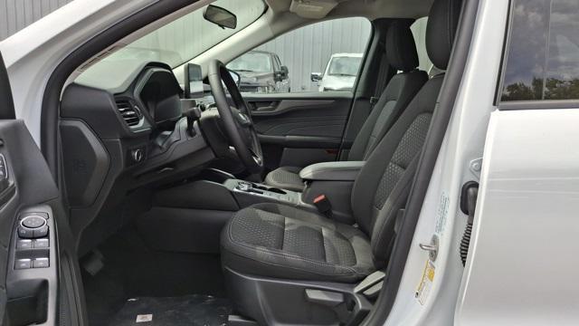 Photo of 2025 Oxford White Ford Escape