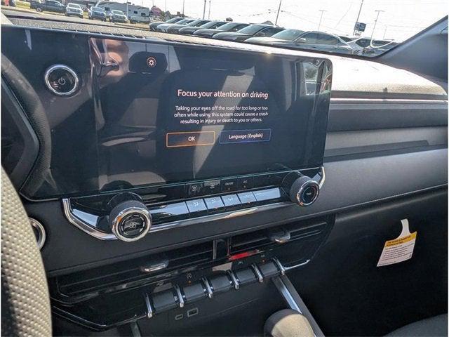 Photo of 2026 Summit White Chevrolet Colorado