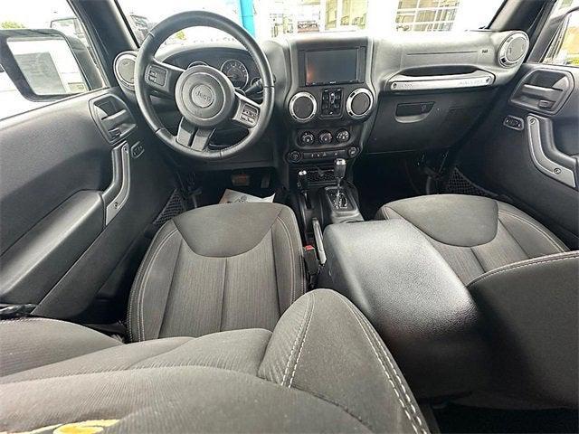 Photo of 2015 Black Clearcoat Jeep Wrangler Unlimited