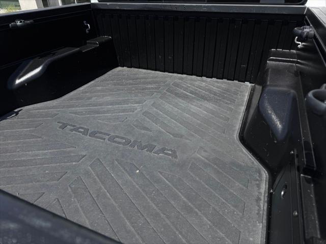 Photo of 2020 Super White Toyota Tacoma