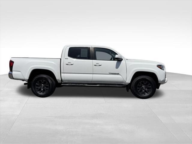 Photo of 2020 Super White Toyota Tacoma