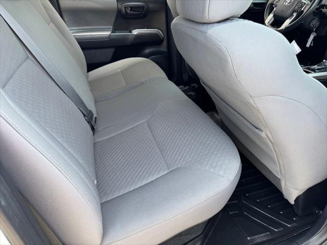 Photo of 2020 Super White Toyota Tacoma