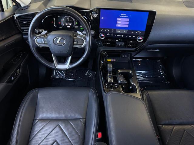 Photo of 2024 Atomic Silver Lexus NX 450h+