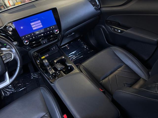 Photo of 2024 Atomic Silver Lexus NX 450h+