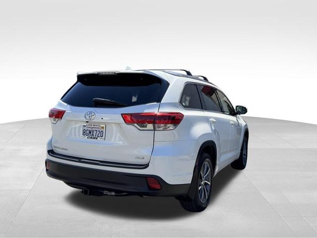 Photo of 2018 Blizzard Pearl Toyota Highlander