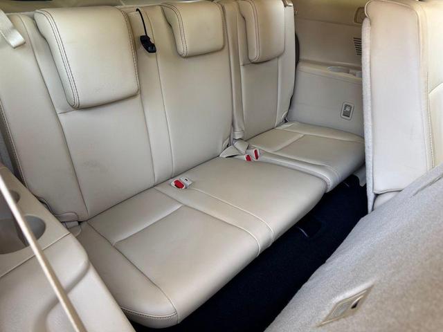 Photo of 2018 Blizzard Pearl Toyota Highlander