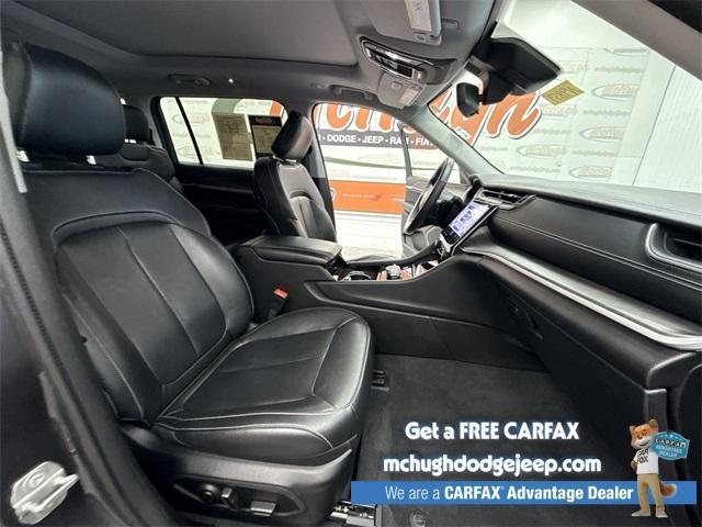 Photo of 2022 Metallic Jeep Grand Cherokee L