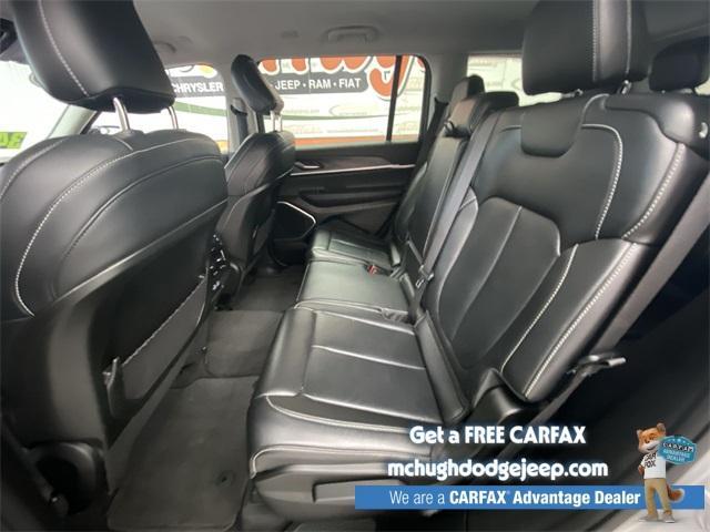 Photo of 2022 Silver Zynith Jeep Grand Cherokee L