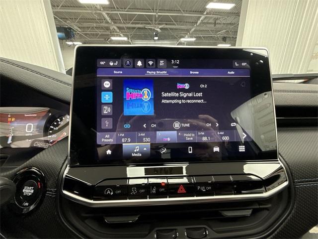 Photo of 2025 Bright White Clearcoat Jeep Compass
