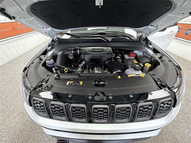 Photo of 2025 Bright White Clearcoat Jeep Compass