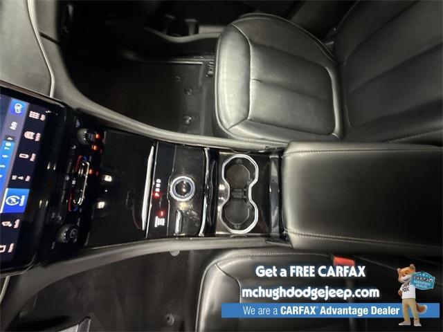 Photo of 2021 Metallic Jeep Grand Cherokee L