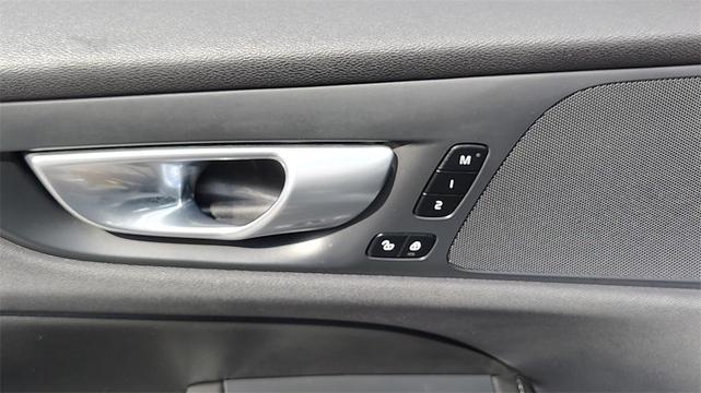 Photo of 2024 Vapour Gray Metallic Volvo S60