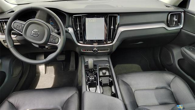 Photo of 2024 Vapour Gray Metallic Volvo S60