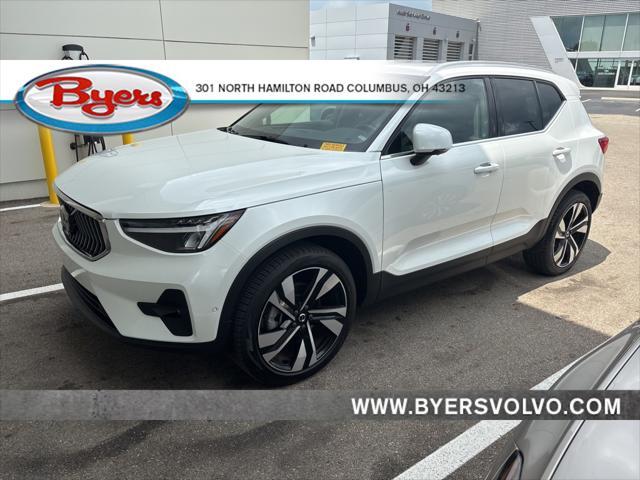 2025 Volvo XC40