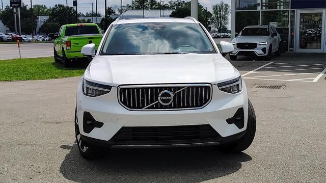 Photo of 2025 Crystal White Pearl Volvo XC40