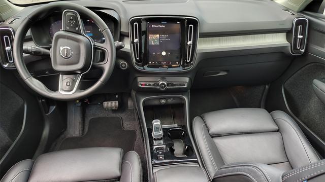 Photo of 2025 Crystal White Pearl Volvo XC40