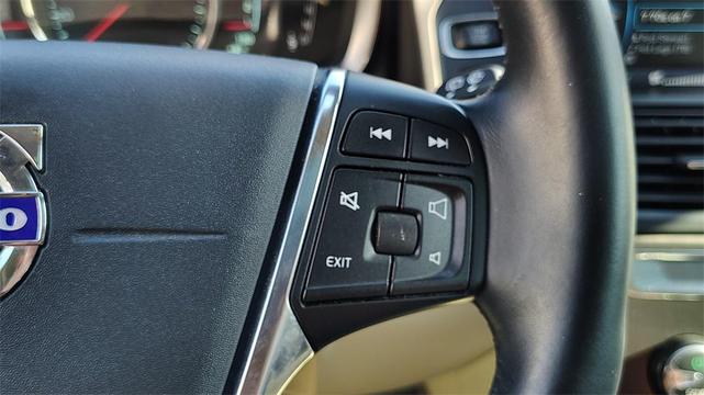 Photo of 2014 Savile Gray Metallic Volvo XC60