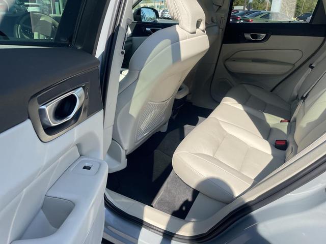 Photo of 2024 Vapour Gray Metallic Volvo XC60