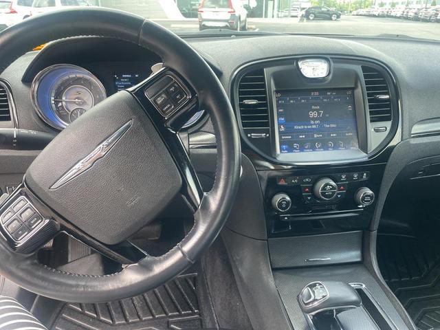 Photo of 2014 Granite Crystal Metallic Clearcoat Chrysler 300