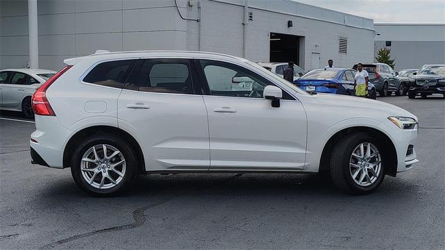 Photo of 2021 Crystal White Metallic Volvo XC60