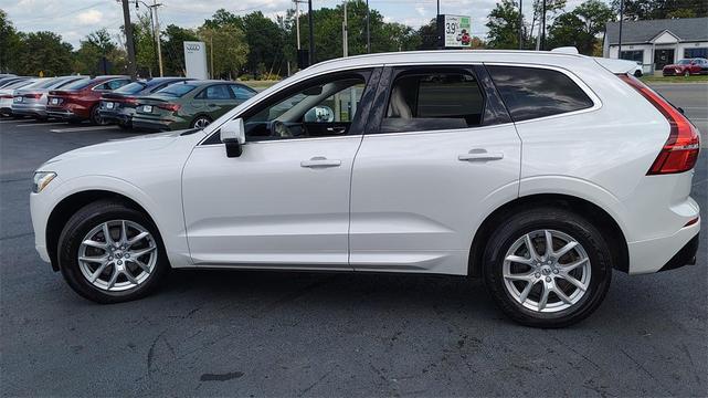 Photo of 2021 Crystal White Metallic Volvo XC60