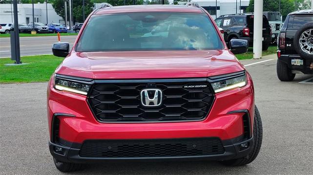 Photo of 2025 Red Honda Pilot