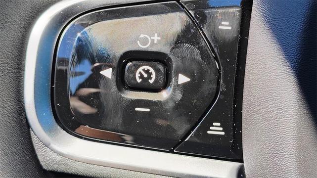 Photo of 2026 Vapour Gray Metallic Volvo XC90