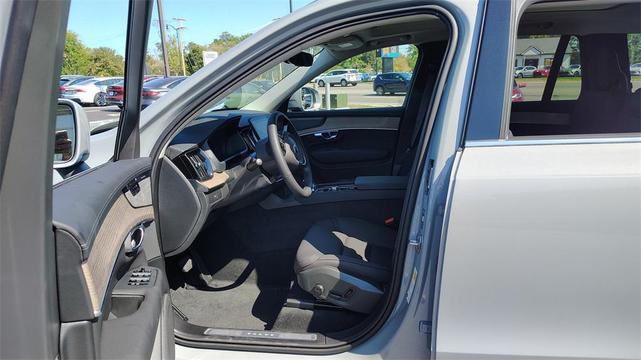Photo of 2026 Vapour Gray Metallic Volvo XC90