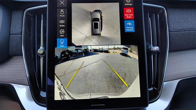 Photo of 2026 Vapour Gray Metallic Volvo XC90
