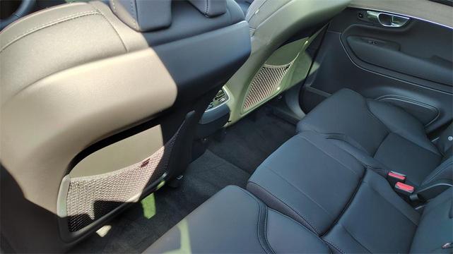 Photo of 2026 Vapour Gray Metallic Volvo XC90