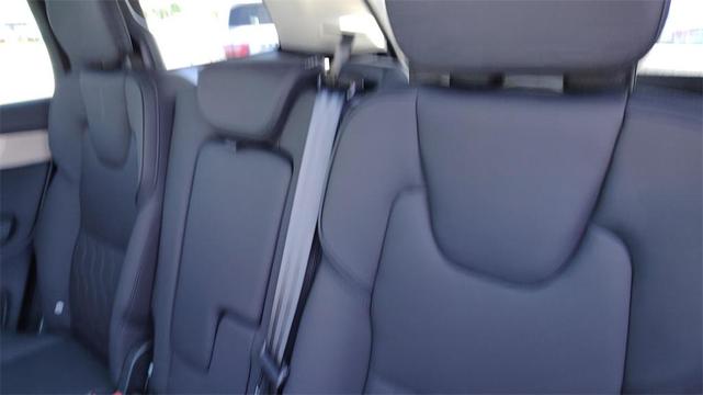 Photo of 2026 Vapour Gray Metallic Volvo XC90