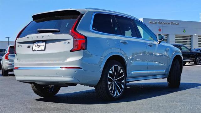 Photo of 2026 Vapour Gray Metallic Volvo XC90