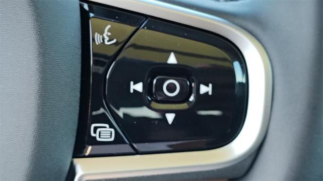 Photo of 2026 Vapour Gray Metallic Volvo XC90