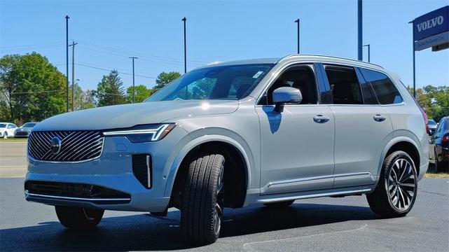 Photo of 2026 Vapour Gray Metallic Volvo XC90