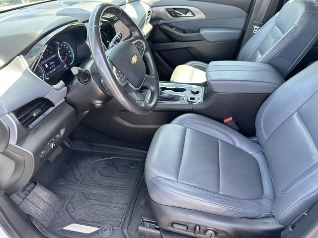 Photo of 2021 Iridescent Pearl Tricoat Chevrolet Traverse