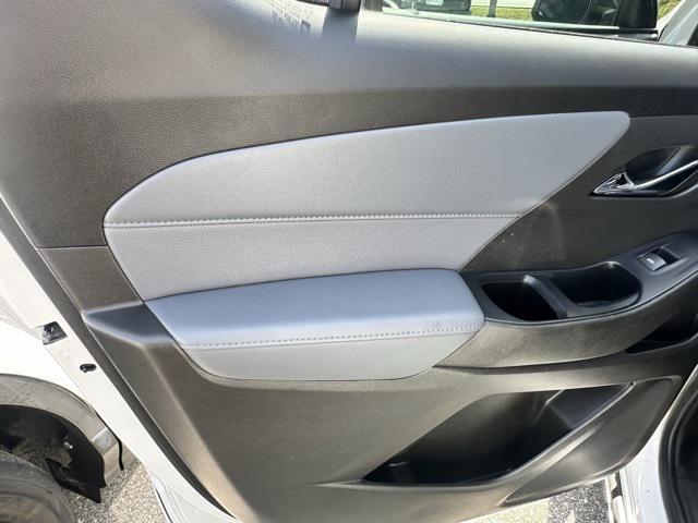 Photo of 2021 Iridescent Pearl Tricoat Chevrolet Traverse