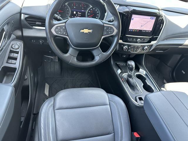 Photo of 2021 Iridescent Pearl Tricoat Chevrolet Traverse