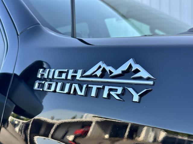 Photo of 2023 Black Chevrolet Silverado 2500