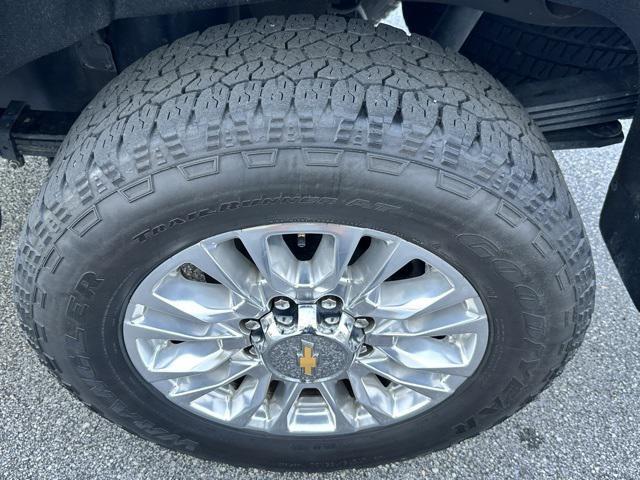 Photo of 2023 Black Chevrolet Silverado 2500