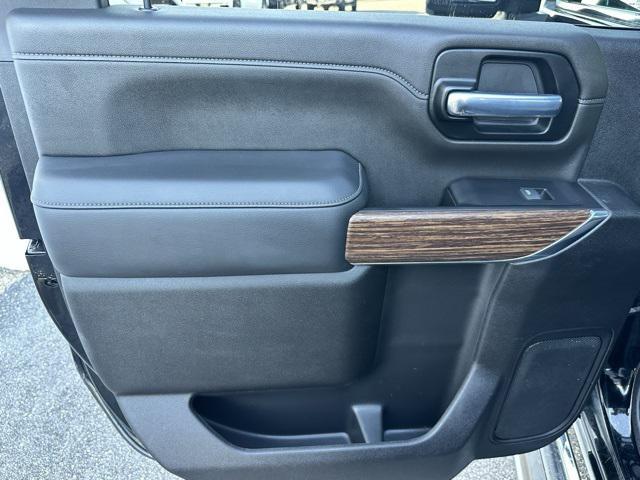 Photo of 2023 Black Chevrolet Silverado 2500