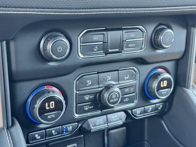 Photo of 2021 Black Chevrolet Suburban