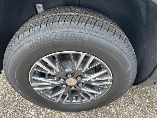 Photo of 2026 Summit White Chevrolet Traverse