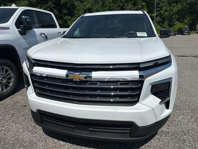 Photo of 2025 Summit White Chevrolet Traverse